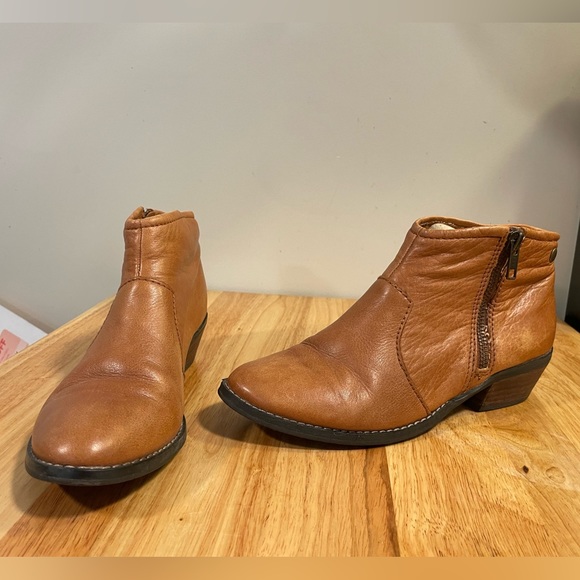 Brown leather ankle booties from Aldo - Picture 1 of 1